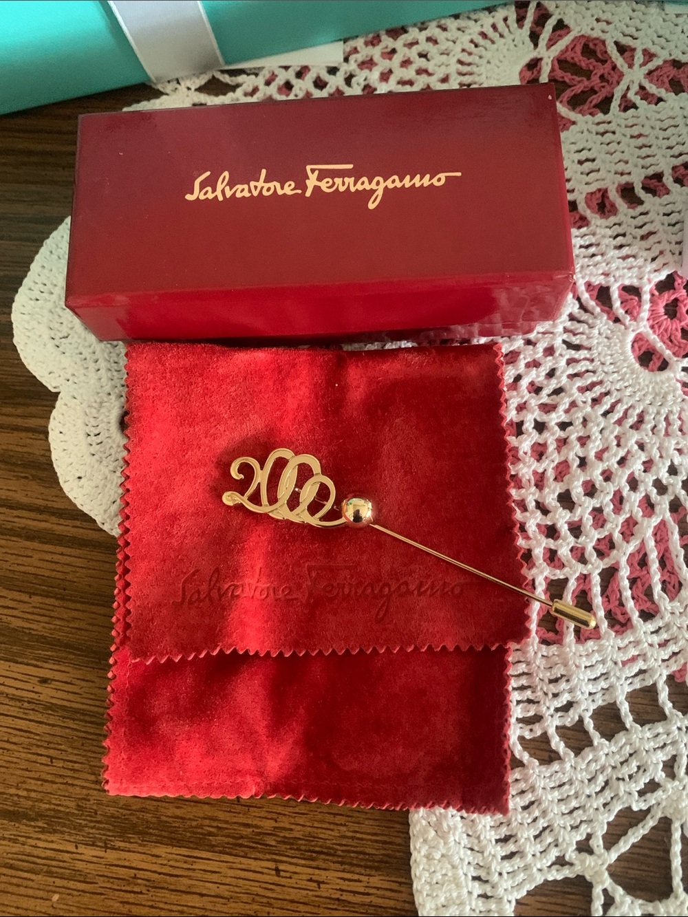 Salvatore Ferragamo Gold Stick Pin with Red Pouch rare 2000